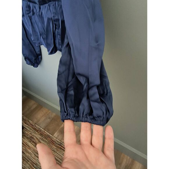 New Abercrombie and Fitch Women's Size Small Square Neck Long Sleeve Blouse Top - Picture 2 of 10